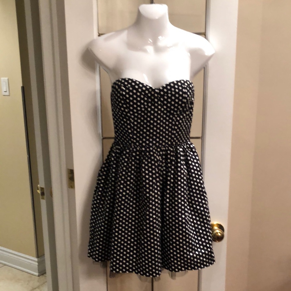 Elegant Black and White Polka Dot Strapless Dress